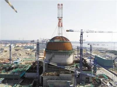 2018年3月21日,福清核电6号机组反应堆厂房穹顶吊装完成。中核集团供图