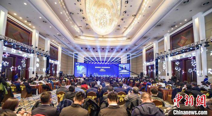 27日下午,“2020能源转型论坛暨第十届全球新能源企业500强峰会”在山西太原举行。 《中国能源报》社 供图