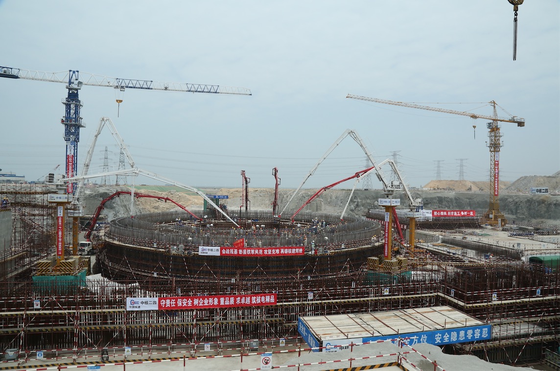 2015年5月7日,福清核电5号机组主体工程正式浇筑第一罐混凝土(FCD),中国自主三代核电技术“华龙一号”全球首堆示范工程正式开工。以下图片均来自 中核集团